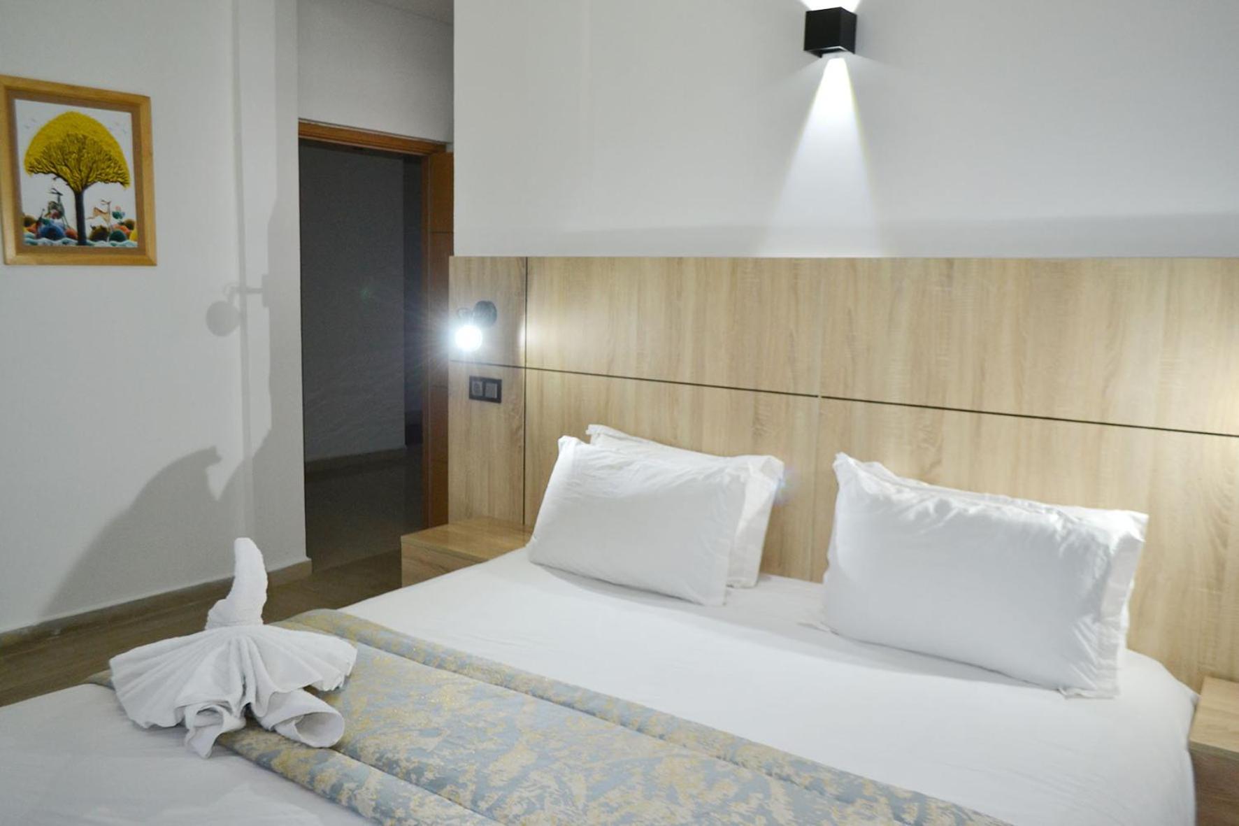Karam Hotel *